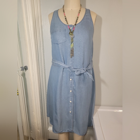 Women's blue sleeveless button-down dress. Chaps brand. Size M. As Is. - Picture 11 of 16
